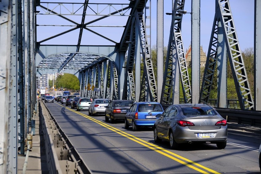 Toruń wśród miast z największym natężeniem ruchu. Gdzie jest najgorzej?