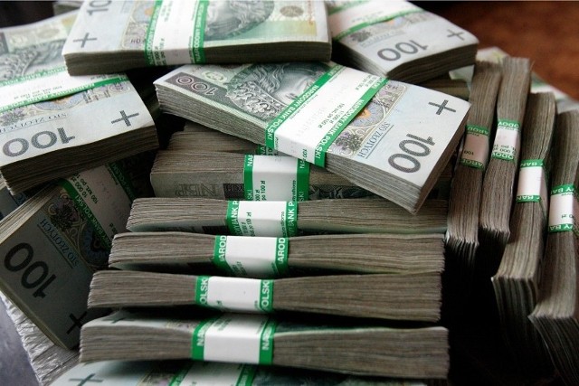 Prokurator ustalił, że grupa wyprała pieniądze pochodzące z oszustw o łącznej wartości ponad 6 mln złotych.