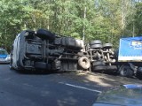 Kolejny wypadek koło Szczecinka. Tir wypadł z drogi