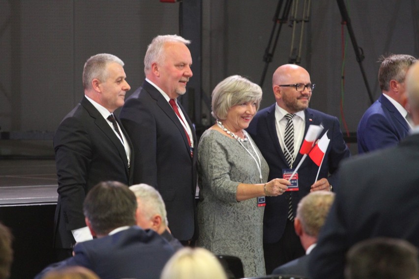 Jarosław Kaczyński i Mateusz Morawiecki w sobotę na konwencji wyborczej PiS w Kielcach [ZAPIS TRANSMISJI]