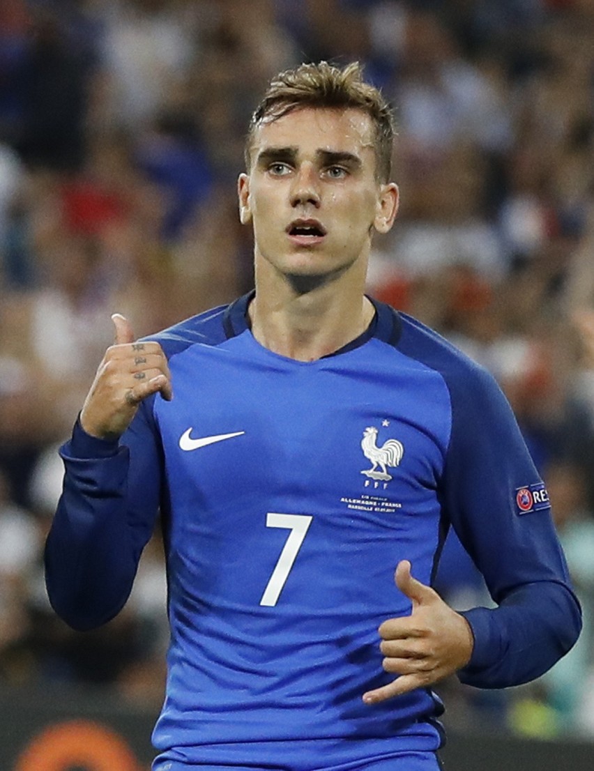 Antoine Griezmann świętuje zdobycie gola w meczu...