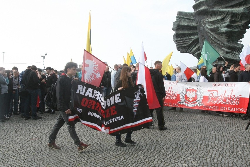 Marsz Powstańców Śląskich - w Katowicach demonstrowali...