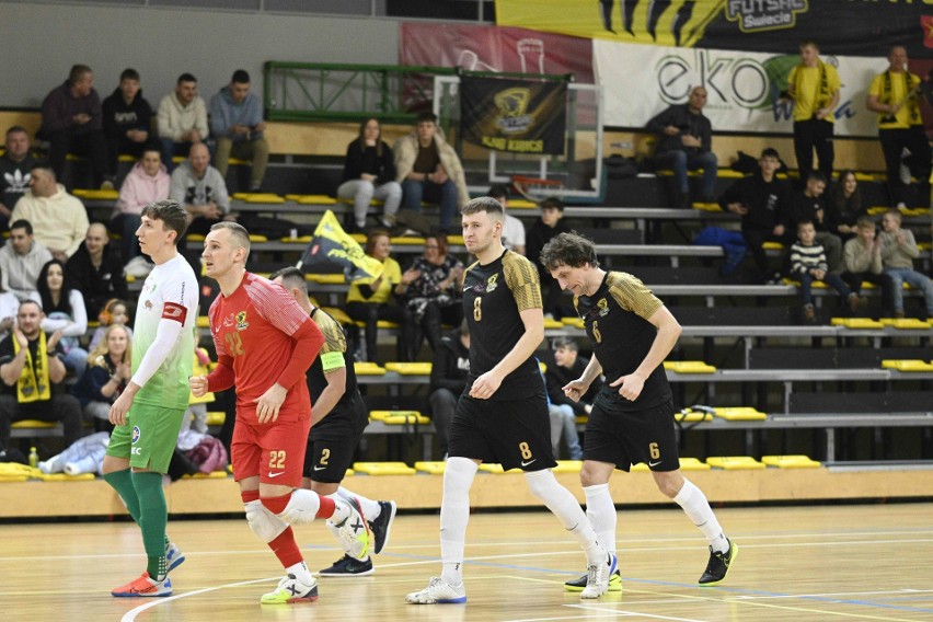 Futsal Świecie wygrywa z Futbalo Białystok na własnym parkiecie. Zobacz zdjęcia