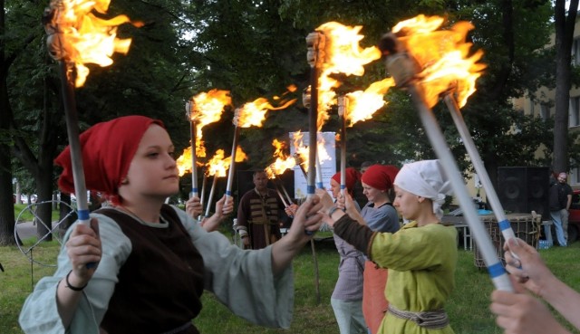 Warsztaty Świętojańskie organizowane przez Dzielnicowy Dom Kultury "Bronowice"