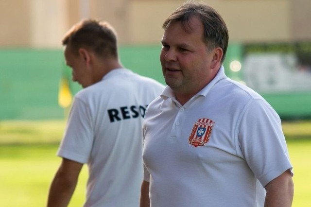 Tomasz Tułacz podpisać ma dziś kontrakt na prowadzenie drużyny piłkarskiej Siarki Tarnobrzeg. 