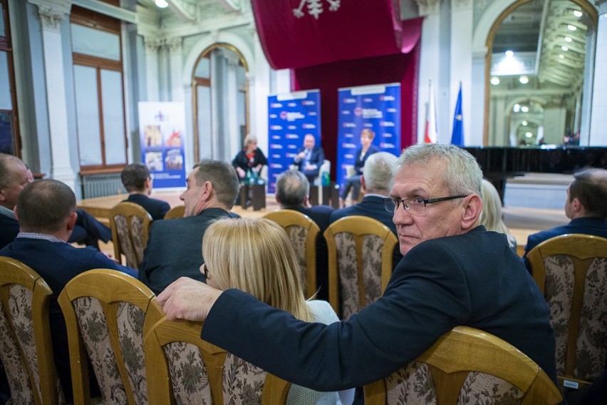 Tarnów: Awantura na spotkaniu z Grzegorzem Schetyną [ZDJĘCIA, WIDEO]