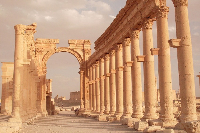 Starożytne ruiny Palmyry, położone nieopodal współczesnego...