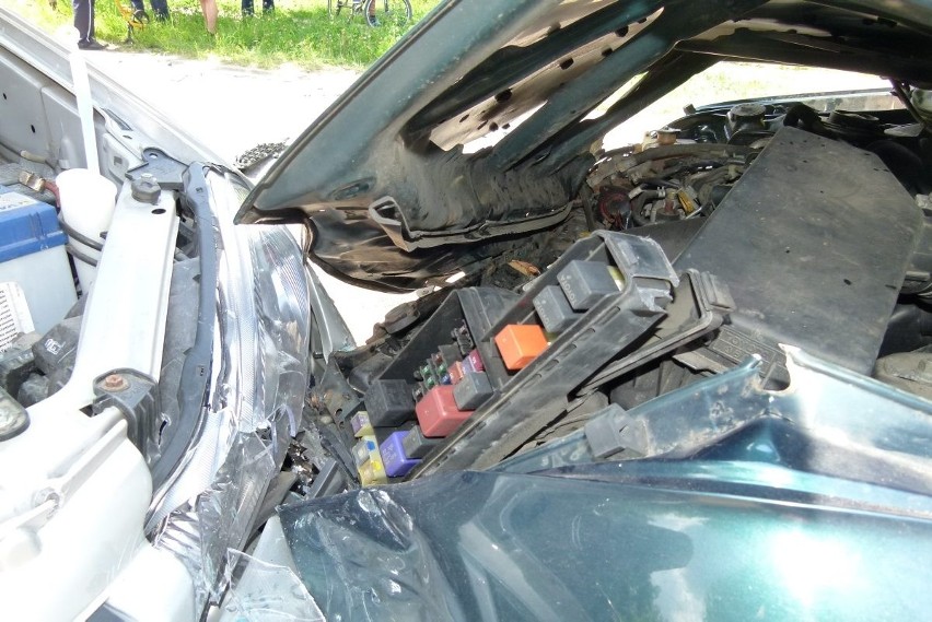 Wypadek na Warszawskiej. Zderzyły się trzy samochody, ranny sprawca [ZDJĘCIA+FILM]