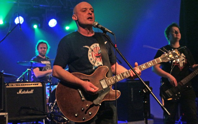 Na scenie klubu Akcent w Grudziądzu zagrał zespół  "Apteka"z Trójmiasta jako support pokazały się z dobrej strony "Dzifka" i New Way Punk Rock.