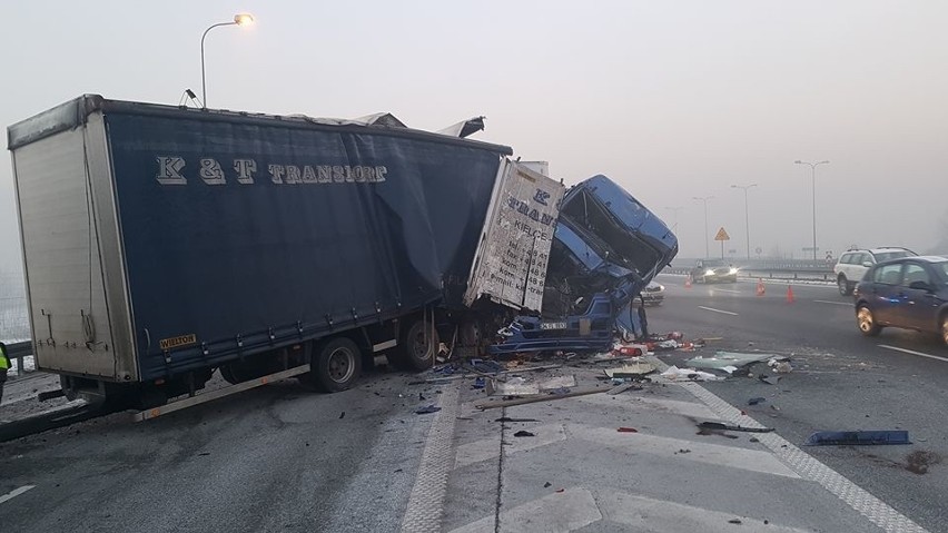 Zderzenie Tirów na autostradzie A4 w Gliwicach