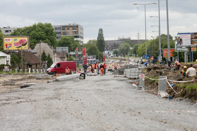 Prace między rondami Czyżyńskim a Kocmyrzowskim.