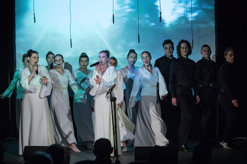 Niezwykłe widowisko muzyczne "Ocalić od zapomnienia" w Domu Kultury we Włoszczowie