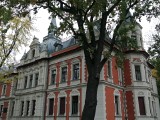 Zabytkowy pałac Stillera w centrum Łodzi, wystawiony na sprzedaż. Ile milionów jest warty? 