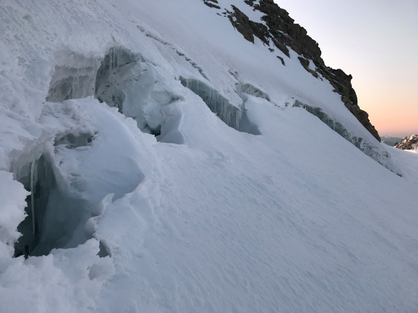 Andrzej Myrta, alpinista z Radomia wszedł trudną drogą na najwyższy szczyt Europy - Mont Blanc