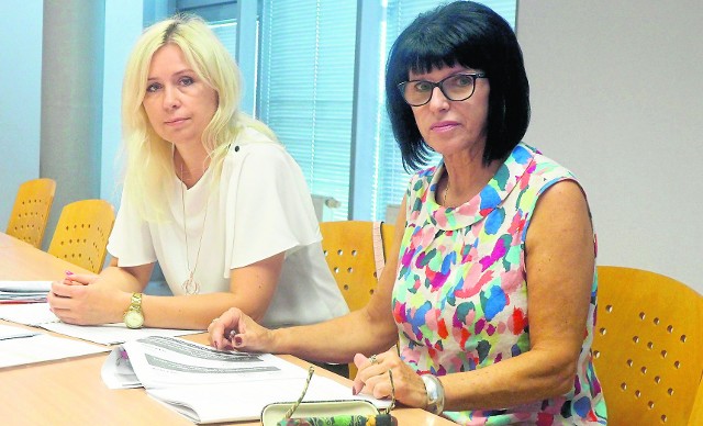Na pytania Czytelników odpowiadały: Mariola Marcinowicz, naczelnik wydziału emerytalno-rentowego (z prawej), oraz jej zastępca Sylwia Kulik-Mikołajczyk