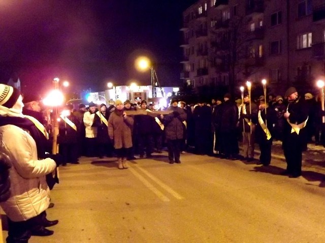 Mieszkańcy Starachowic uczestniczyli w Miejskiej Drodze Krzyżowej. Tłumów nie było.