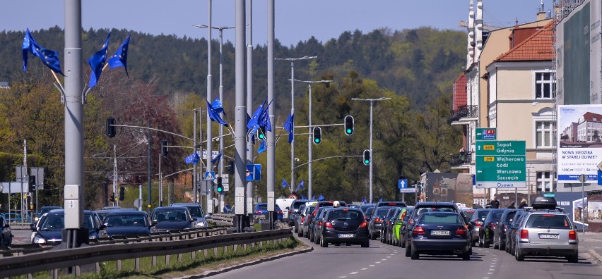 Unijne flagi wywieszone w Gdańsku kłują w oczy radnego PiS [ZDJĘCIA]