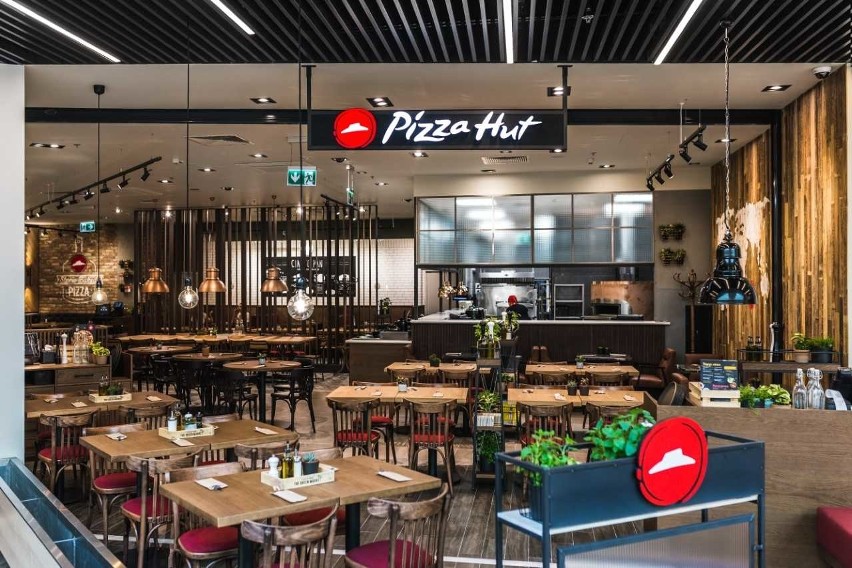 Odnowiona Pizza Hut. We wtorek rozdają darmowe pizze