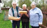 W "Dniu Dobra" seniorzy z Maziarni upiekli chleby i częstowali nim napotkane osoby. Był też czas na poprawę kondycji. Zobaczcie zdjęcia