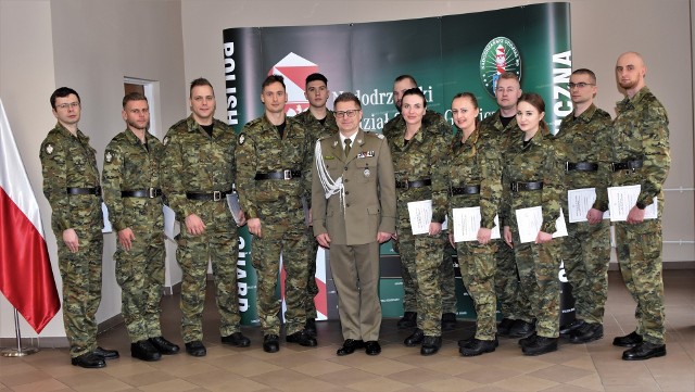 W czwartek (23 lutego) w siedzibie Nadodrzańskiego Oddziału Straży Granicznej w Krośnie Odrzańskim odbyła się duża uroczystość, podczas której oficjalnie mianowano podoficerów oraz ślubowali nowi funkcjonariusze.