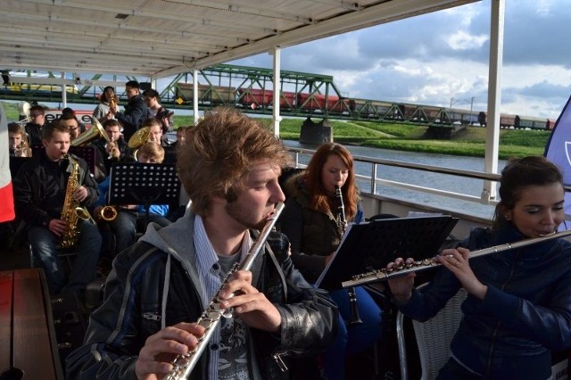 Koncert na Odrze trwał osiem godzin.