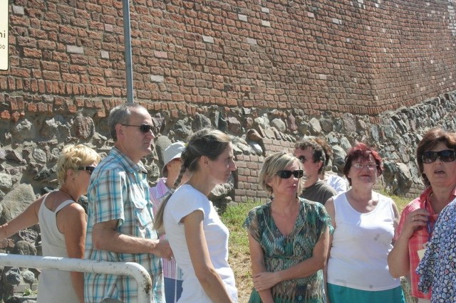 Jadwiga Alaba - Wesołowska na ostatnim "Spacerku" opowiadała m.in. o murach obronnych