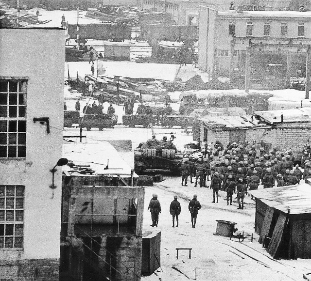 40 dramatycznych zdjęć 40 lat po tym, jak strzelano do górników z Jastrzębia