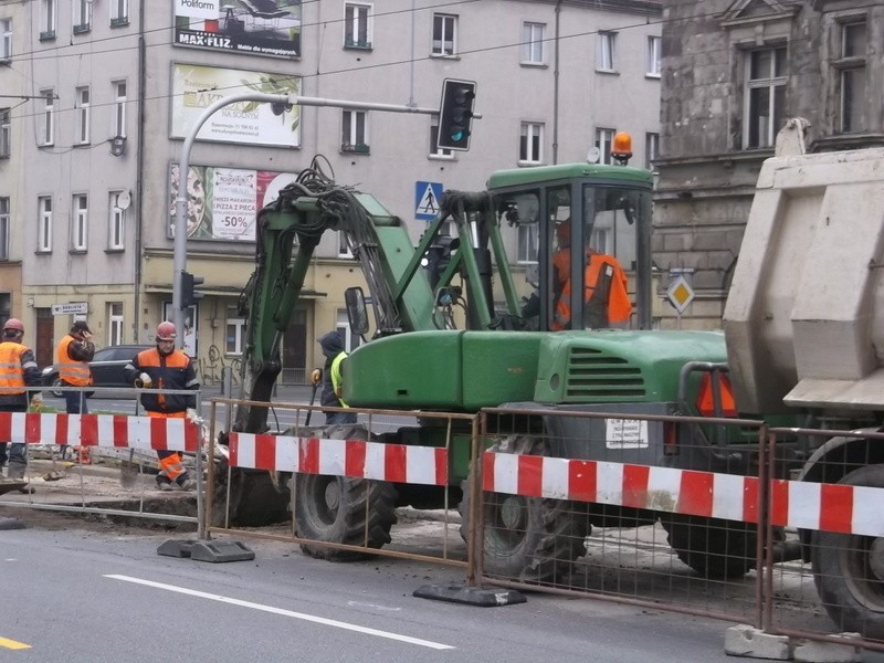 Wrocław: Budują nowy przystanek tramwajowy na Kazimierza Wielkiego (ZDJĘCIA)