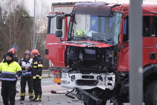W czwartek, 2 grudnia w Czernikowie zginęło dwoje strażaków jadących do pożaru