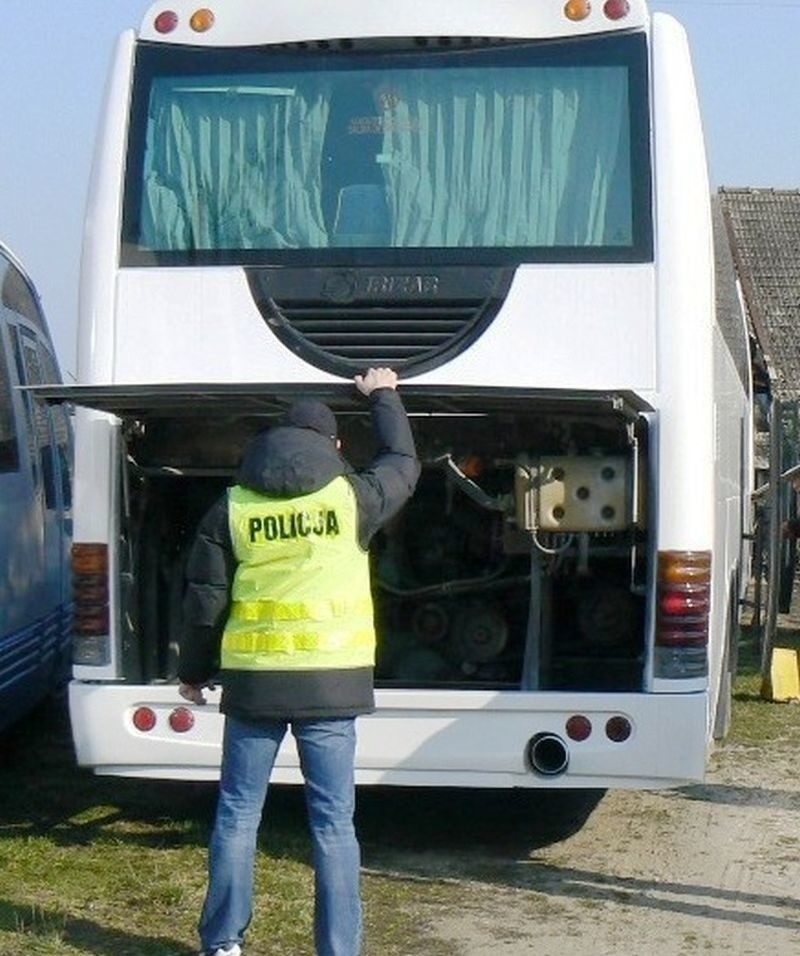 Złodzieje kradną autobusy i autokary