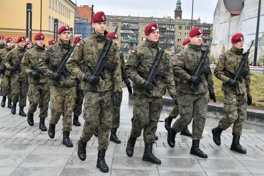 Uroczyste ślubowanie kadetów Głównej Wojskowej Szkoły Średniej we Wrocławiu „Husarz” [ZDJĘCIA]