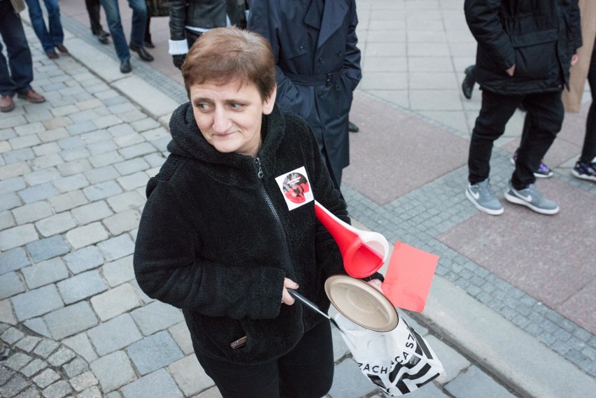 Protest w Opolu. Według policji manifestujących było około...