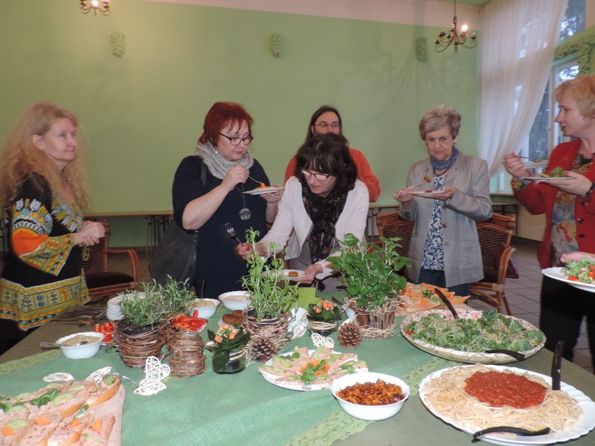 Kuchnia wegańska w Małkini. Potrawy przygotowali w szkole [ZDJĘCIA] 