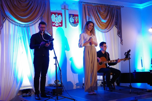 W sobotę, 6 stycznia o godzinie 19 w klasztorze ojców Bernardynów w Opatowie odbędzie się niezwykły koncert "Greccio - Jubileusz 800 lat" zespołu „za5pierwsza".