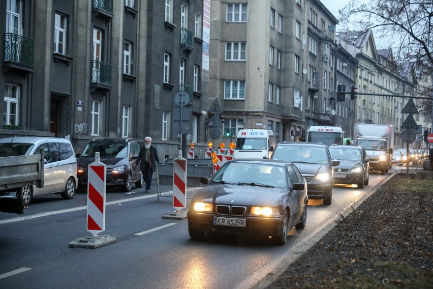 Na al. Słowackiego trwają prace i tworzą się duże korki