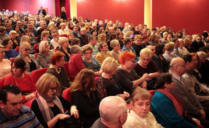 Michał Bajor z zespołem, z koncertem "Kolor Cafe”, na który...