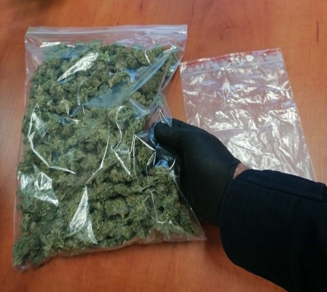 W torbie zatrzymanego mężczyzny policjanci znaleźli narkotyki
