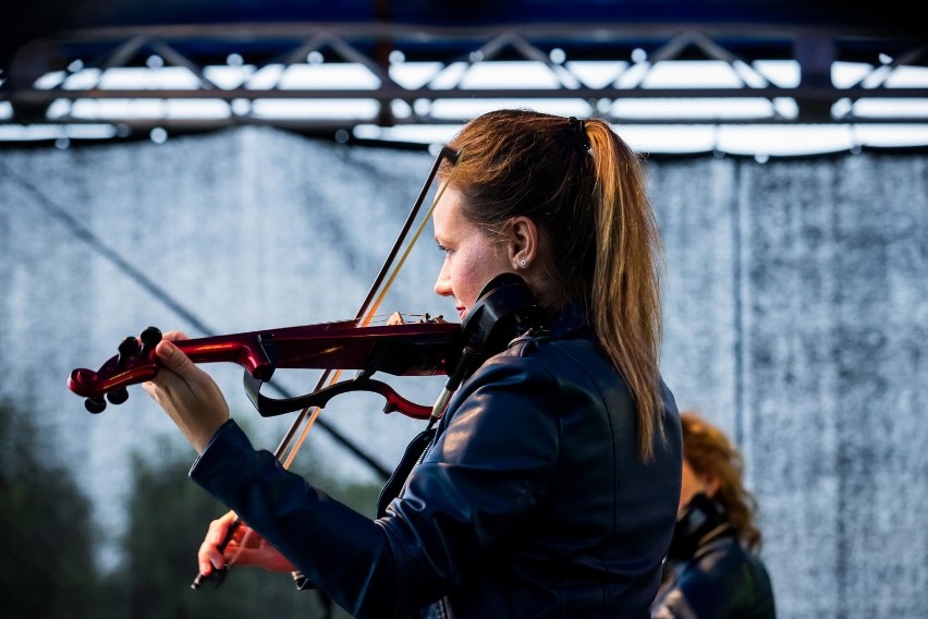 Plenerowy koncert nad Balatonem. Queens of Violin i Trzej Tenorzy wystąpili w Bydgoszczy [zdjęcia]