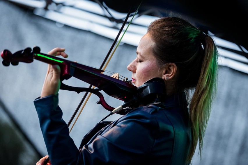 Plenerowy koncert nad Balatonem. Queens of Violin i Trzej Tenorzy wystąpili w Bydgoszczy [zdjęcia]