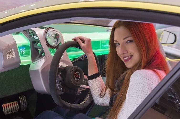 Piękne hostessy na targach Essen Motor Show 2014 - zdjęcia...