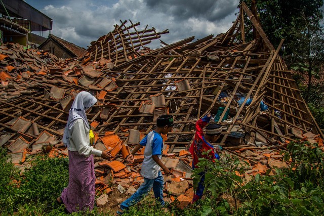 Trzęsienie ziemi o magnitudze 6 nawiedziło Sumatrę - wyspę należącą do Indonezji, w Azji południowo-wschodniej. Zdjęcie ilustracyjne