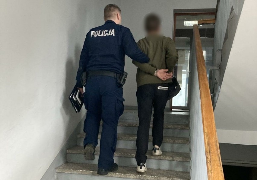 Policjantki ze Swarzędza zatrzymały 23-latka, który w nocy z...
