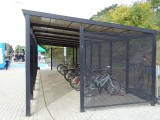 Na stacji PKP Kórnik w Szczodrzykowie powstał węzeł przesiadkowy. Auto lub rower zostawiasz na parkingu i dalej podróżujesz pociągiem