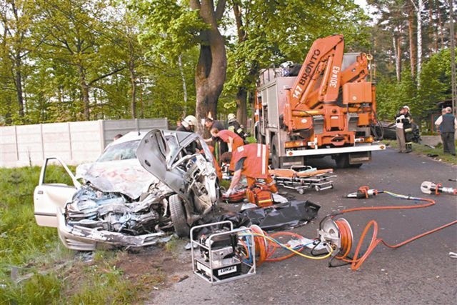 W ubiegłym roku na opolskich drogach doszło do 906 wypadków. Przyczyną 30 proc. z nich była nadmierna prędkość. (fot. Mariusz Materlich)