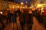 Ponad tysiąc osób przeszło ulicami Wrocławia w Akademickiej Drodze Krzyżowej [FOTO]