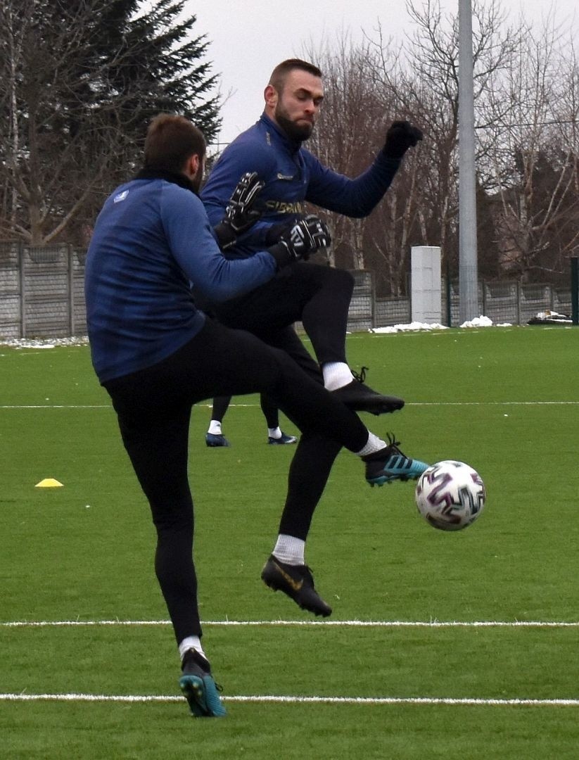 Piłka nożna | 2 liga. Stal Rzeszów już po pierwszym treningu. Były nowe twarze [ZDJĘCIA]