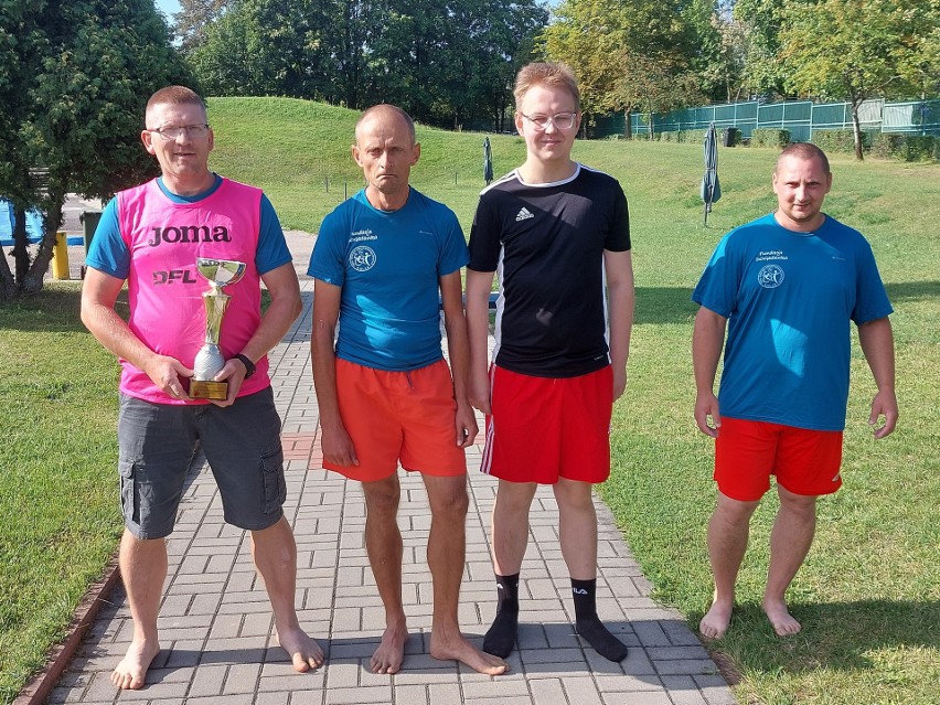 Dyrektor Korony Kielce Paweł Golański zorganizował turniej plażowych trójek piłkarskich. Grali tez piłkarze z Ukrainy