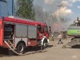 Wielki pożar w Sławkowie gasiło ponad 100 strażaków. "Wszędzie czuć palone drewno"