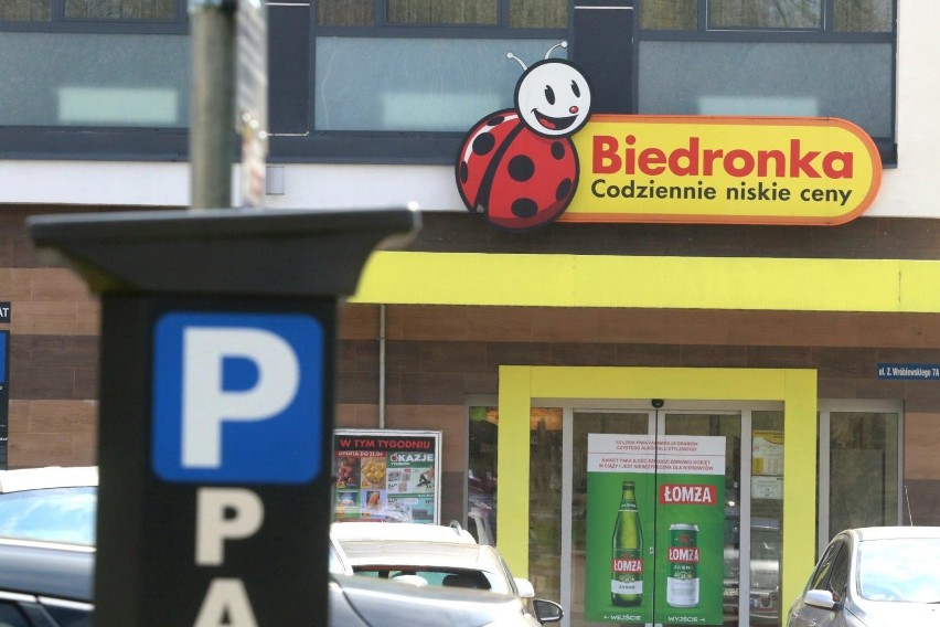 Biedronka rozdaje perfumy i kosmetyki za darmo. Oto szczegóły promocji na  Dzień Matki [25.05.2021] | Kurier Poranny