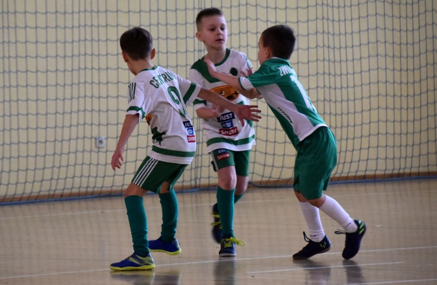 W sobotę w Warce ciekawy turniej piłkarski z udziałem ośmiolatków z regionu radomskiego
